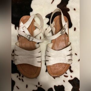 Girls Cat & Jack sandals size 4
